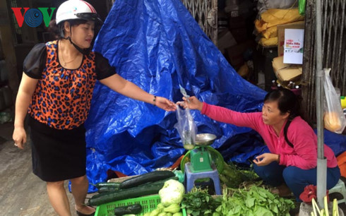 Giá rau, củ tại Hà Nội tăng từng ngày.