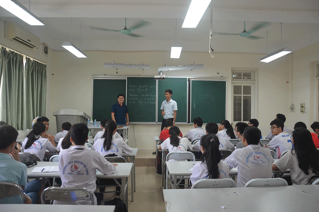 Một tiết học của đội tuyển Toán, Trường THPT Chuyên Hạ Long