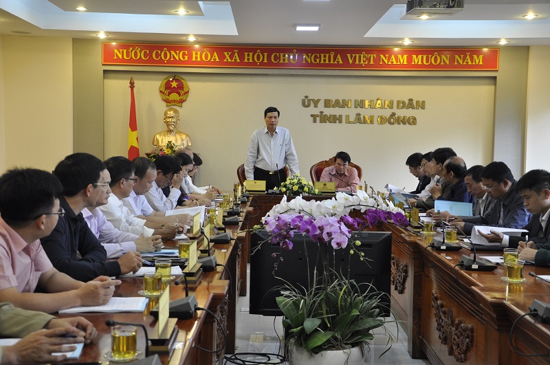 Đồng chí Nguyễn Đức Long, Chủ tịch UBND tỉnh phát biểu tại cuộc làm việc.