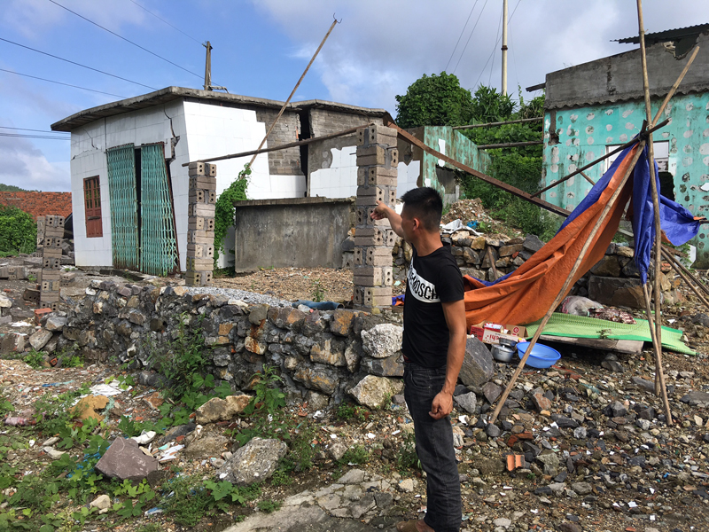 Theo phản ánh của anh Lê Văn Tuyên, ngôi nhà anh xây dựng từ năm 2013, đã bị nứt, đổ nghiêng do ảnh hưởng từ việc khai thác than của Công ty CP Than Mông Dương-TKV 