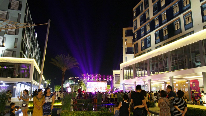 Các thành phố du lịch ở Việt Nam cần thêm nhiều các khu vui chơi giải trí về đêm để phục vụ du khách.