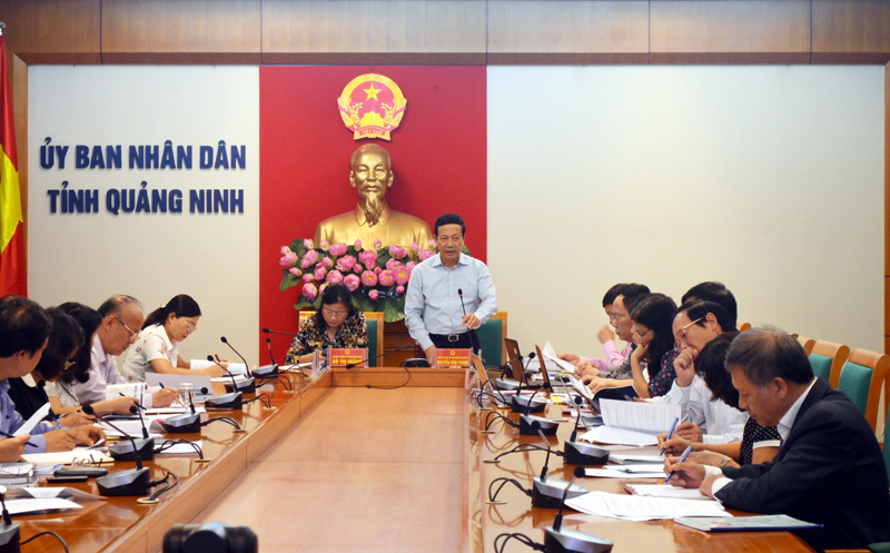 UBND tỉnh Quảng Ninh vừa ban hành Kế hoạch số 54-KH/UBND ngày 16/10/2017 lấy ý kiến cử tri và HĐND các cấp về việc thành lập đơn vị Hành chính - Kinh tế (HC-KT) đặc biệt Vân Đồn.