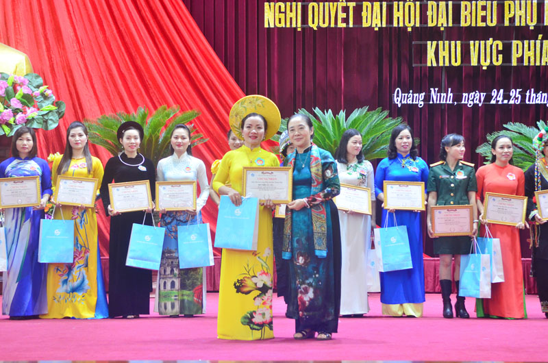 Thí sinh Đỗ Thị Lan (Hội LHPN tỉnh Thanh Hóa) xuất sắc giành giải đặc biệt của hội thi.