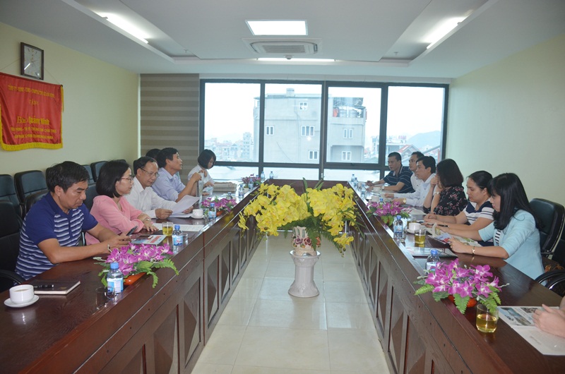 Đoàn Báo Phú Thọ thăm, và làm việc tại Báo Quảng Ninh