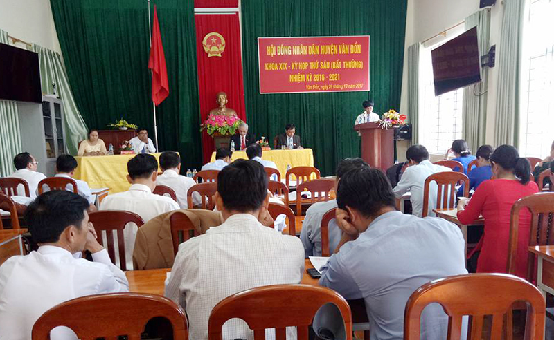 Quang cảnh kỳ họp HĐND  huyện Vân Đồn lần thứ 6.