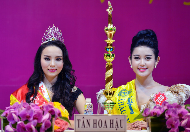 Huyền My tươi tắn, rạng rỡ hơn Kỳ Duyên ở cuộc thi Hoa hậu Việt Nam năm 2014.