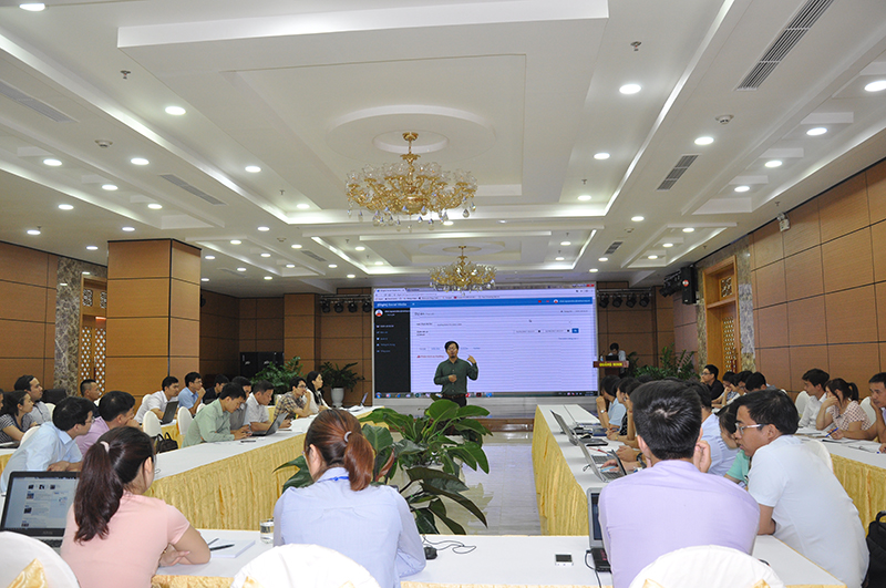 IPA Quảng Ninh tổ chức tập huấn triển khai đánh giá năng lực điều hành kinh tế của các sở ngành địa phương thông qua mạng xã hội.