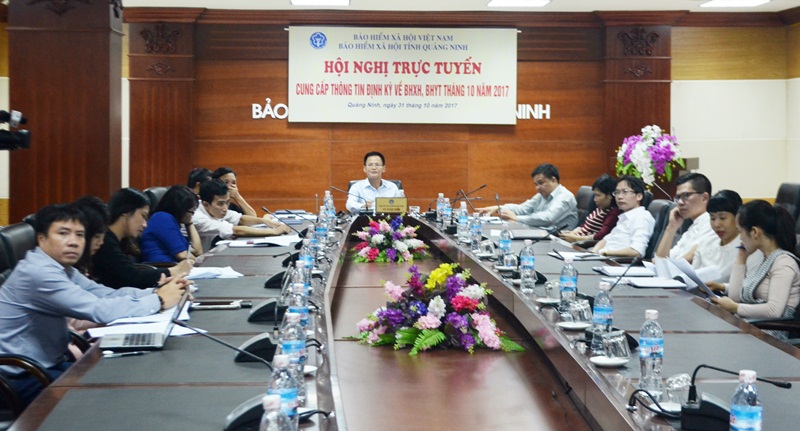 Đại diện cơ quan BHXH tỉnh cùng các phóng viên thông tấn báo chí trung ương, địa phương tại điểm cầu Quảng Ninh
