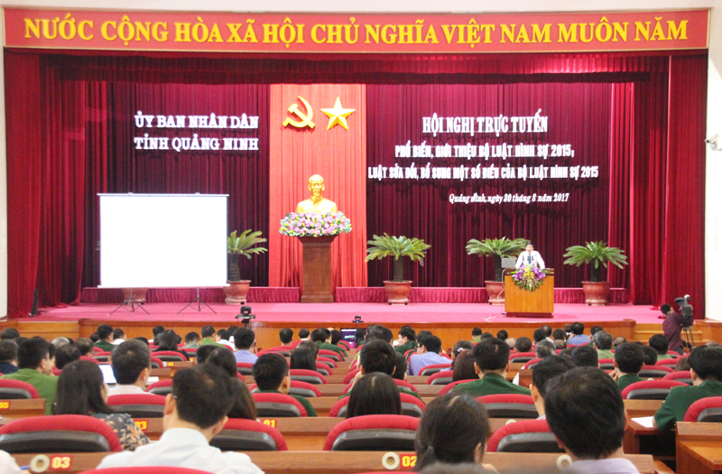 Hội nghị trực tuyến phổ biến, giới thiệu Bộ luật Hình sự năm 2015. Ảnh: Nguyễn Dung