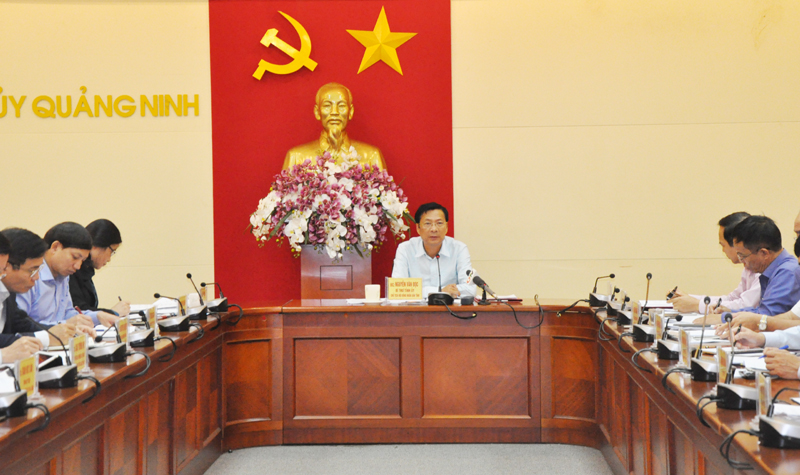 Đồng chí Nguyễn Văn Đọc, Bí thư Tỉnh ủy, Chủ tịch HĐND tỉnh chủ trì buổi làm việc 