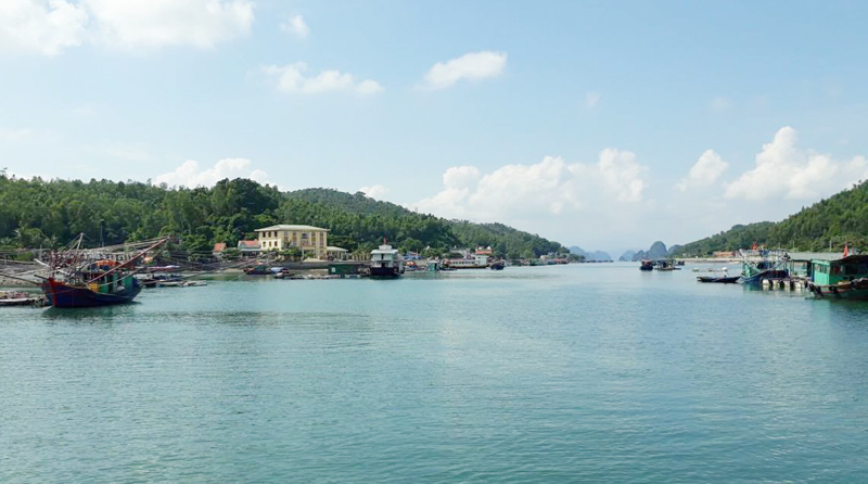 Xã đảo Ngọc Vừng có tiềm năng về du lịch, nuôi trồng thủy, hải sản. 