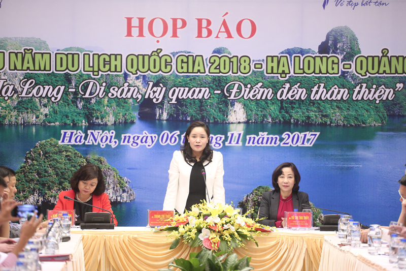 Đồng chí Trịnh Thị Thủy, Thứ Trưởng Bộ Văn hóa, Thể thao và Du lịch phát biểu tại buổi họp báo