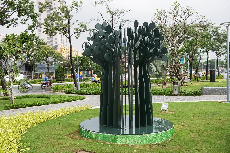 Được biết, công viên tượng đá không chỉ là nơi tham quan mà còn là nơi các phu nhân, phu quân lãnh đạo các nền kinh tế trồng cây lưu niệm trong thời gian diễn ra Tuần lễ Cấp cao APEC 2017.