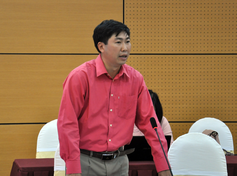 Đồng chí Lê Mạnh Hưởng, Phó Chủ tịch Ủy ban MTTQ tỉnh phát biểu tại hội nghị. 