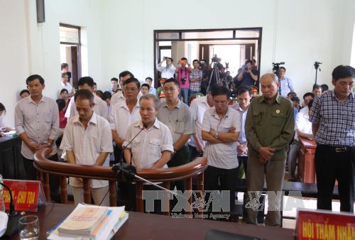 Các bị cáo tại phiên tòa sơ thẩm. Ảnh: Nguyễn Văn Cảnh/TTXVN