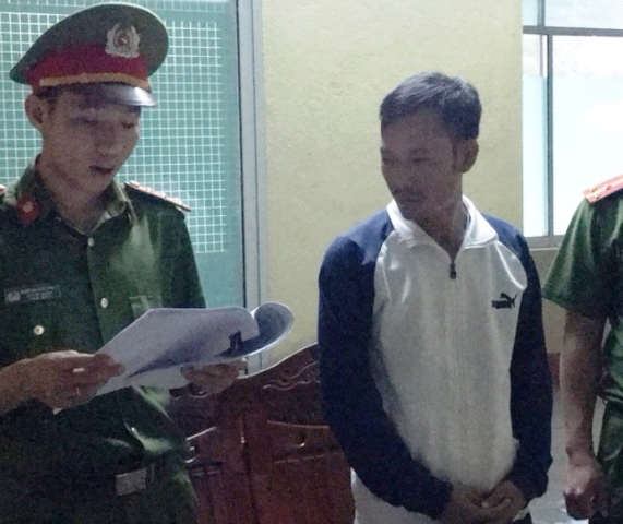 Đối tượng Nguyễn Văn Vinh bị công an bắt giữ
