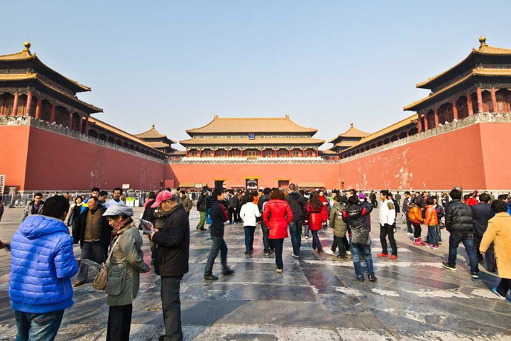   Bên trong Tử Cấm Thành có một bảo tàng văn hóa (Viện bảo tàng Cố cung) cũng thuộc hàng lớn nhất thế giới. Ảnh: Beijinger.