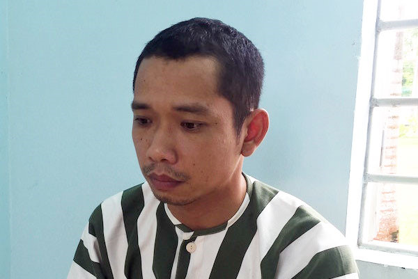 Bị can Lê Lâm Hưng tham gia vụ cướp 2,5 tỷ ở ngân hàng tại Trà Vinh trong thời gian bị tạm giam. Ảnh: Công an cung cấp.