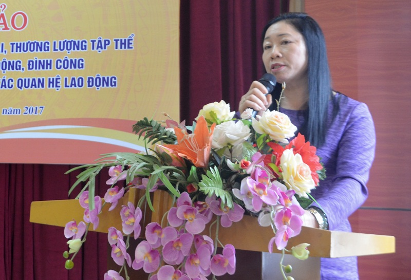 Phòng Lao động TB&XH TP Hạ Long phát biểu tham luận tại hội thảo.