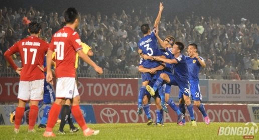  Niềm vui của các cầu thủ Quảng Nam FC. Ảnh: Viết Định