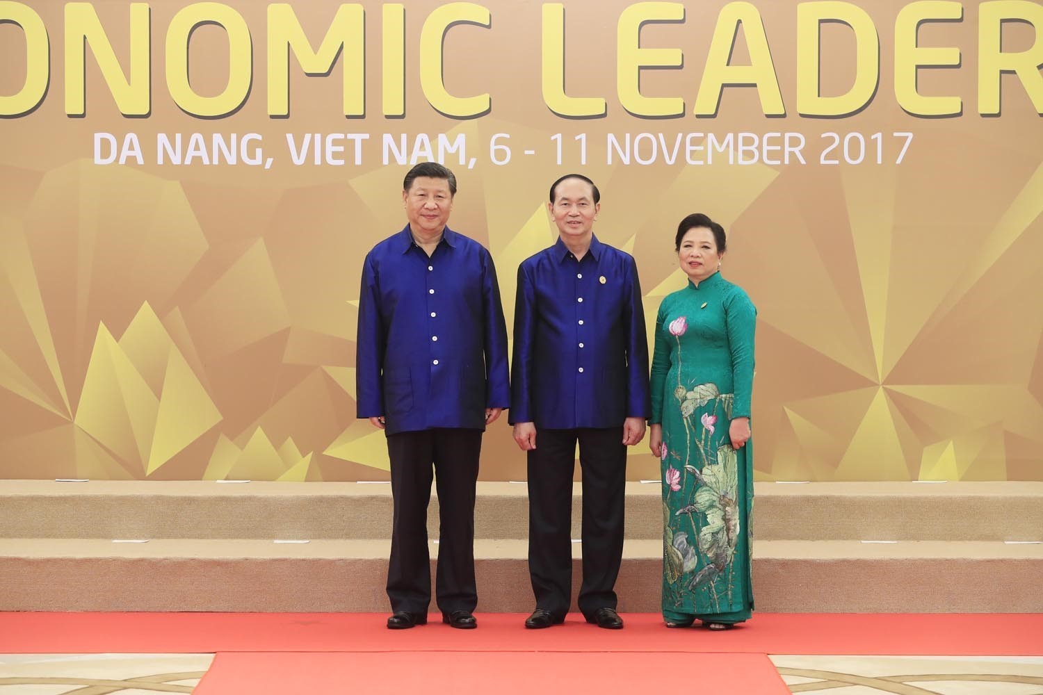 Chủ tịch nước Trần Đại Quang và Phu nhân đón Chủ tịch Trung Quốc Tập Cận Bình tới dự chiêu đãi.