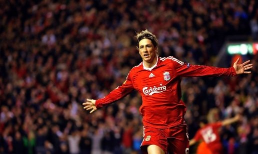  Fernando Torres phiên bản Liverpool là một 'quái vật' với tất cả các hàng phòng ngự Premier League.