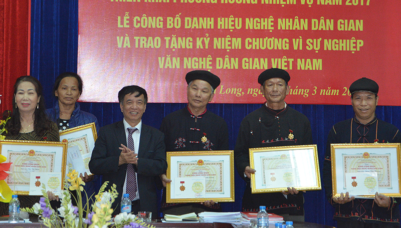 Các nghệ nhân của Quảng Ninh được Hội Văn nghệ dân gian Việt Nam phong tặng năm 2017.