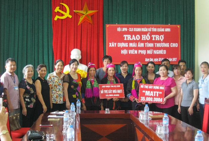 CLB Doanh nhân nữ tỉnh hỗ trợ 3 hộ phụ nữ nghèo ở xã Nam Sơn (huyện Ba Chẽ) xây nhà 