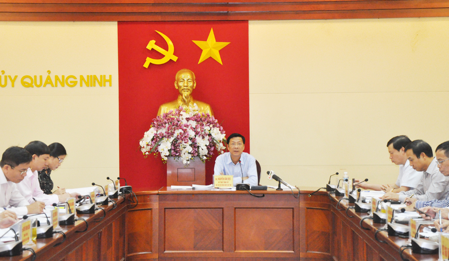 Đồng chí Nguyễn Văn Đọc, Bí thư Tỉnh ủy, Chủ tịch HĐND tỉnh chủ trì buổi làm việc