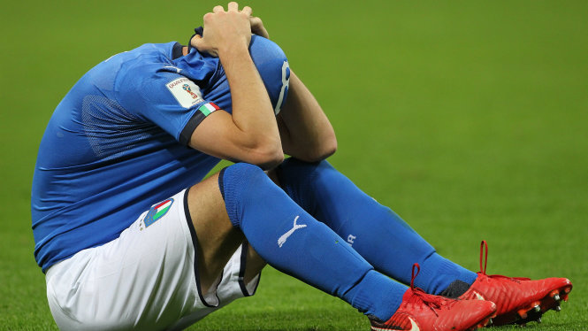  Tuyển Ý không được dự World Cup kéo theo hệ lụy với cả nền kinh tế. Ảnh: REUTERS