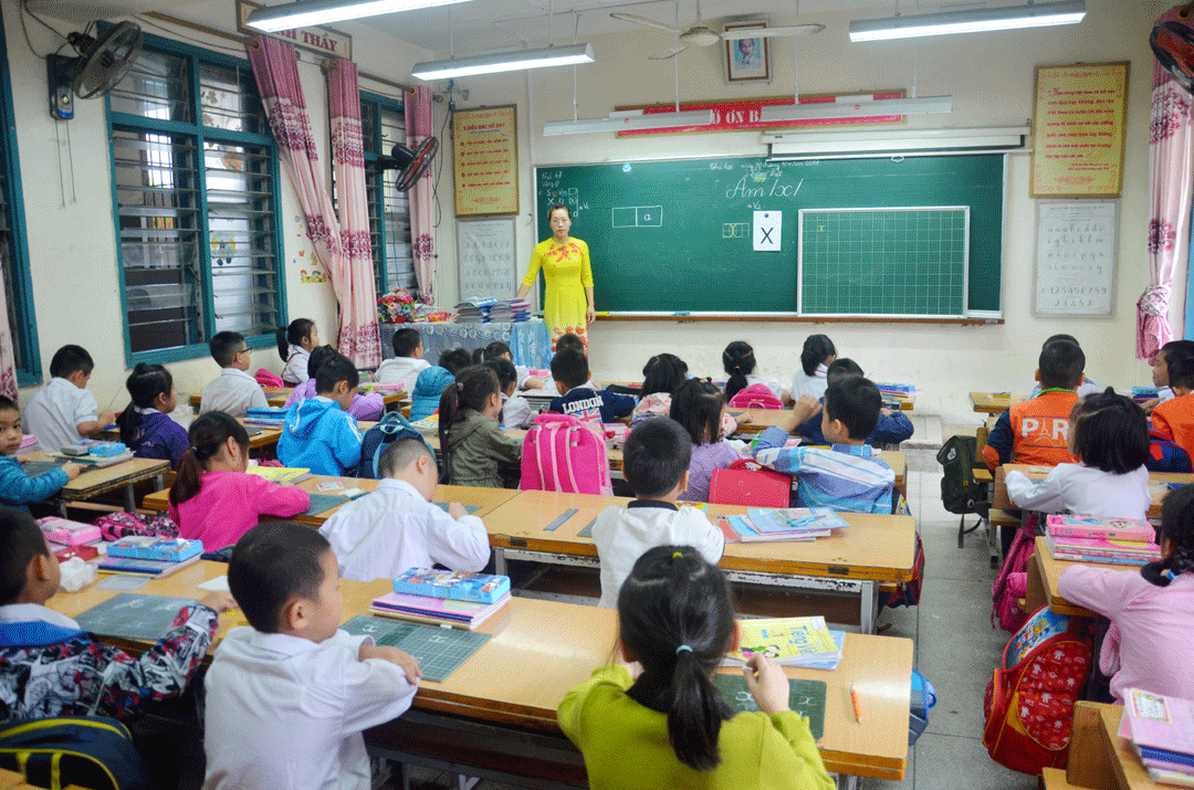 Tiết học tiếng Việt của học sinh lớp 1, Trường Tiểu học Trần Quốc Toản, TP Hạ Long