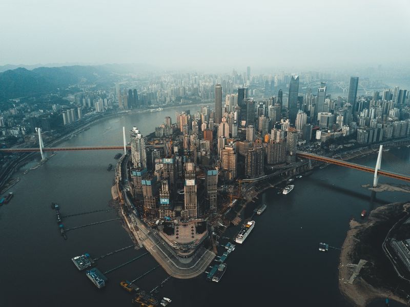 Thành phố sương mù. (Nguồn: NatGeo) Với hơn 100 ngày sương mù một năm, đô thị Trùng Khánh của Trung Quốc có biệt danh là Thành phố Sương mù. (Nguồn: NatGeo) 