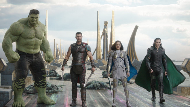 Bom tấn Thor: Ragnarok đạt doanh thu khả quan cho Disney.