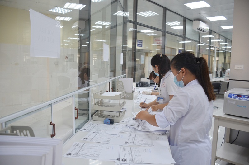 Quảng Ninh đang xây dựng bệnh viện thông minh, tiến tới bệnh viện không giấy tờ. Trong ảnh: 