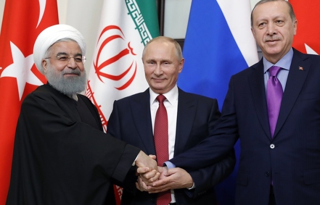 Từ trái qua phải: Tổng thống Iran Hassan Rouhani, Tổng thống Nga Vladimir Putin và Tổng thống Thổ Nhĩ Kỳ Recep Erdogan. (Ảnh: TASS)