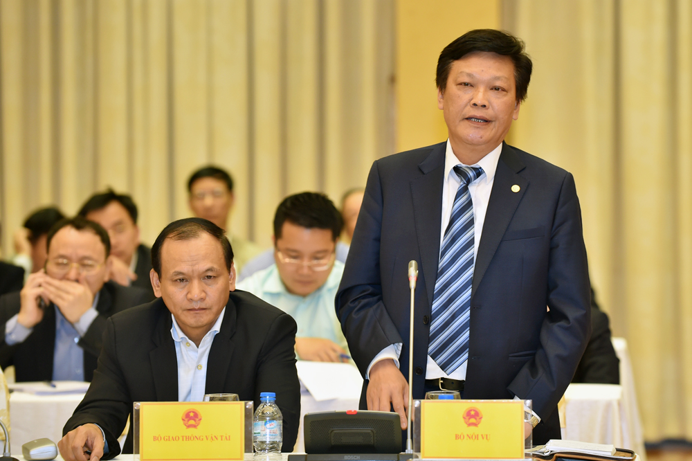 Thứ trưởng Bộ Nội vụ Nguyễn Duy Thăng trả lời báo chí. Ảnh: VGP/Nhật Bắc