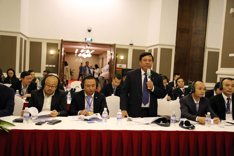 Giám đốc sở Công Thương tỉnh Bình Thuận thảo luận về việc xuất khẩu hoa quả, trong đó có quả Thanh Long qua cặp cửa khẩu Móng Cái-Đông Hưng.