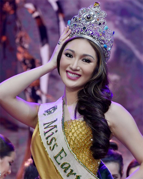 Karen Ibasco - đại diện Philippines - giành chiến thắng trong chung kết Miss Earth diễn ra tại Manila, Philippines ngày 4/11. Karen năm nay 26 tuổi, cao 1,7 m với số đo ba vòng 84-61-91 cm.