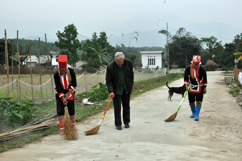 Hiện nay, nhiều phụ nữ dân tộc Dao tại bản Quảng Mới, xã Quảng Sơn đã mặc trang phục dân tộc hàng ngày.