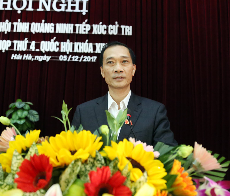 Đồng chí Vũ Hồng Thanh thông tin tới cử tri huyện Bình Liêu kết quả kỳ họp thứ 4, Quốc hội khóa XIV.