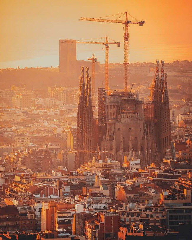 Bất chấp một năm bất ổn, thành phố Barcelona vẫn thu hút rất đông du khách và là một trong những địa điểm xuất hiện nhiều nhất trên mạng xã hội Instagram.