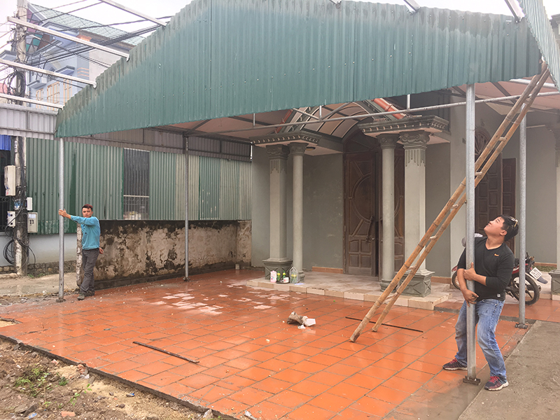 Người dân khu Hiệp Thành tự nguyện tháo dỡ công trình nhà ở phục vụ thi công tuyến đường liên huyện Uông Bí-Đông Triều