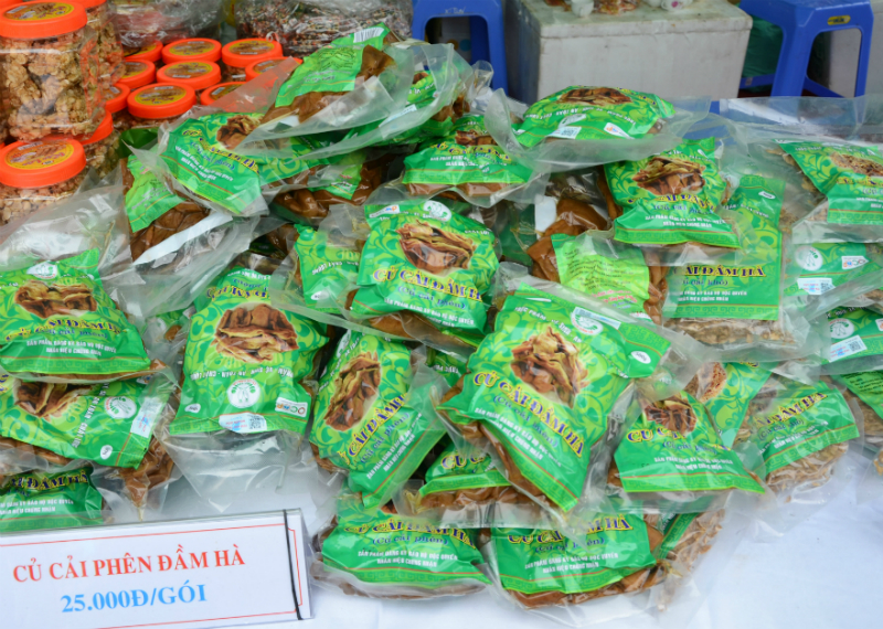 Tại tuần lễ kết nối tiêu dùng sản phẩm OCOP Quảng Ninh tháng 9-2107, củ cải phên Đầm Hà có giá bán là 25.000 đồng/gói