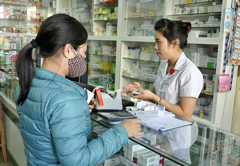 Nhà thuốc Minh Anh 2, khu 4, phường Giếng Đáy, TP Hạ Long là một trong rất ít nhà thuốc bán thuốc theo đơn đối với loại thuốc phải kê đơn nhờ vị trí kinh doanh ngay gần cổng Bệnh viện Bãi Cháy.
