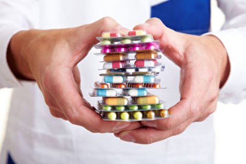 trên thị trường tân dược nước ta có tới 17 nhóm thuốc kháng sinh với khoảng 500 tên thuốc gốc và hàng ngàn tên biệt dược khác nhau