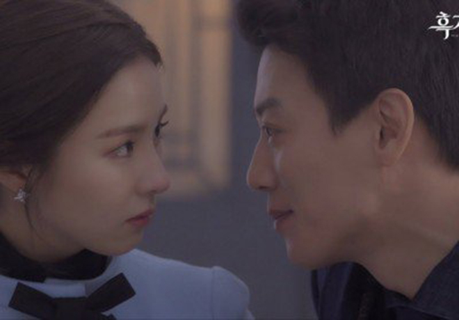 Shin Se Kyung trong phim 'Kỵ sĩ áo đen'