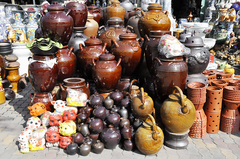 sản phẩm gốm Đông Triều rất đa dạng về mẫu mã và giá cả, nhiều sản phẩm gốm có giá trị chỉ vài chục ngàn đồng 