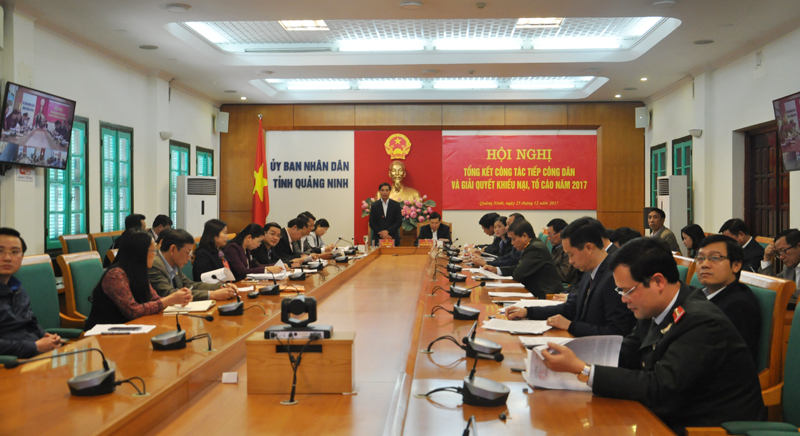 Phó Chủ tịch UBND tỉnh Vũ Văn Diện chủ trì hội nghị.