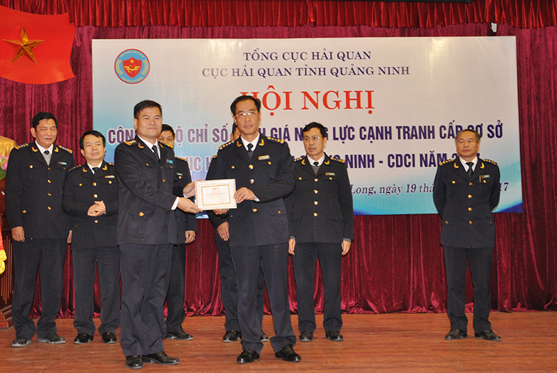 Hải quan cửa khẩu Móng Cái giành vị trí Quán quân CDCI 2017 ngành Hải quan Quảng Ninh. 