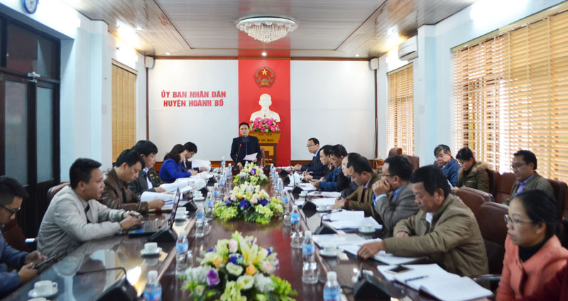 Đồng chí Nguyễn Hữu Nhã, Phó Chủ tịch UBND huyện Hoành Bồ khẳng định, làm rõ về việc sử dụng đất của gia đình ông Hào tại thửa số 99 và 100